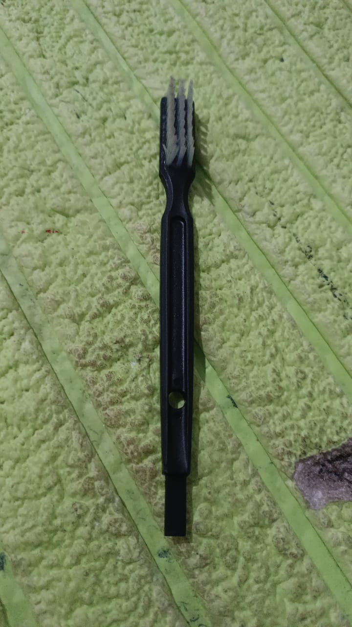 Multifunctional Cleaning Brush Versatile Kitchen Tool | Velvet Wipe - Detail View 8