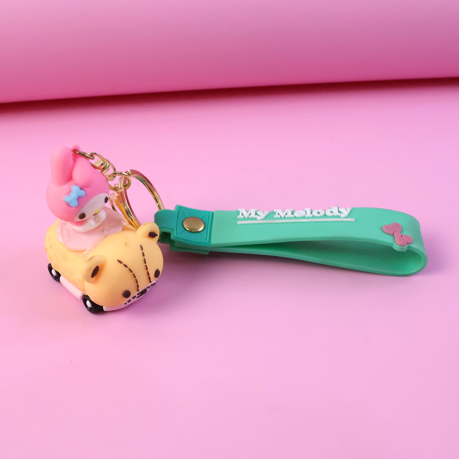 ALVENZA Cartoon Character Keychain – Cute Silicone Strap with Mini Toy Charm