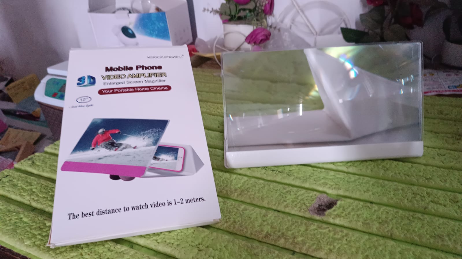 ALVENZA Mobile Phone Screen Magnifier – 12-inch HD Video Amplifier | PHOBIA