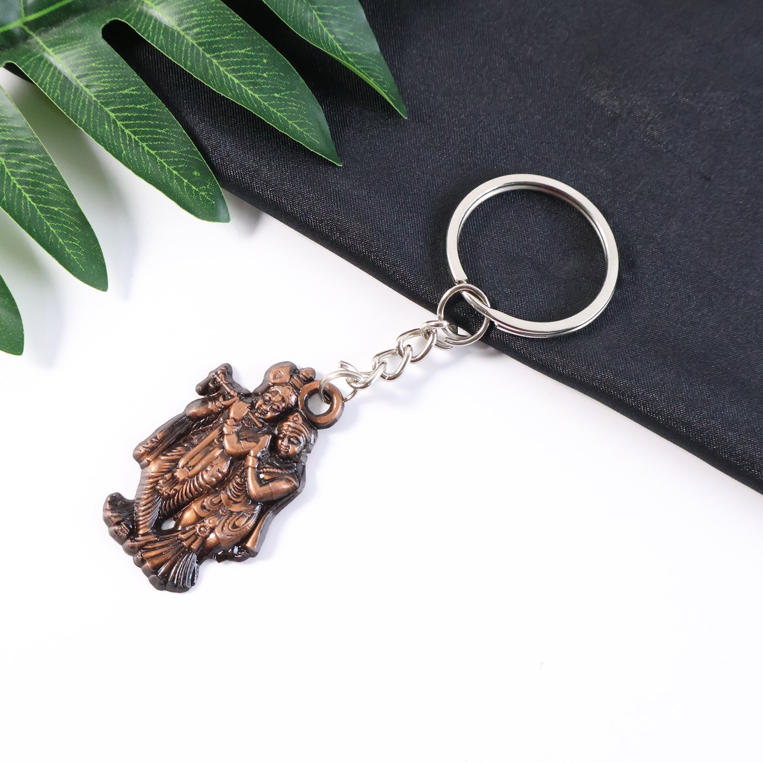 ALVENZA Radha Krishna Metal Keychain Set – Durable Spiritual Key Rings (2 Pc)