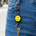 ALVENZA Smiley Face Retractable Keychain – Durable Heavy-Duty Clip