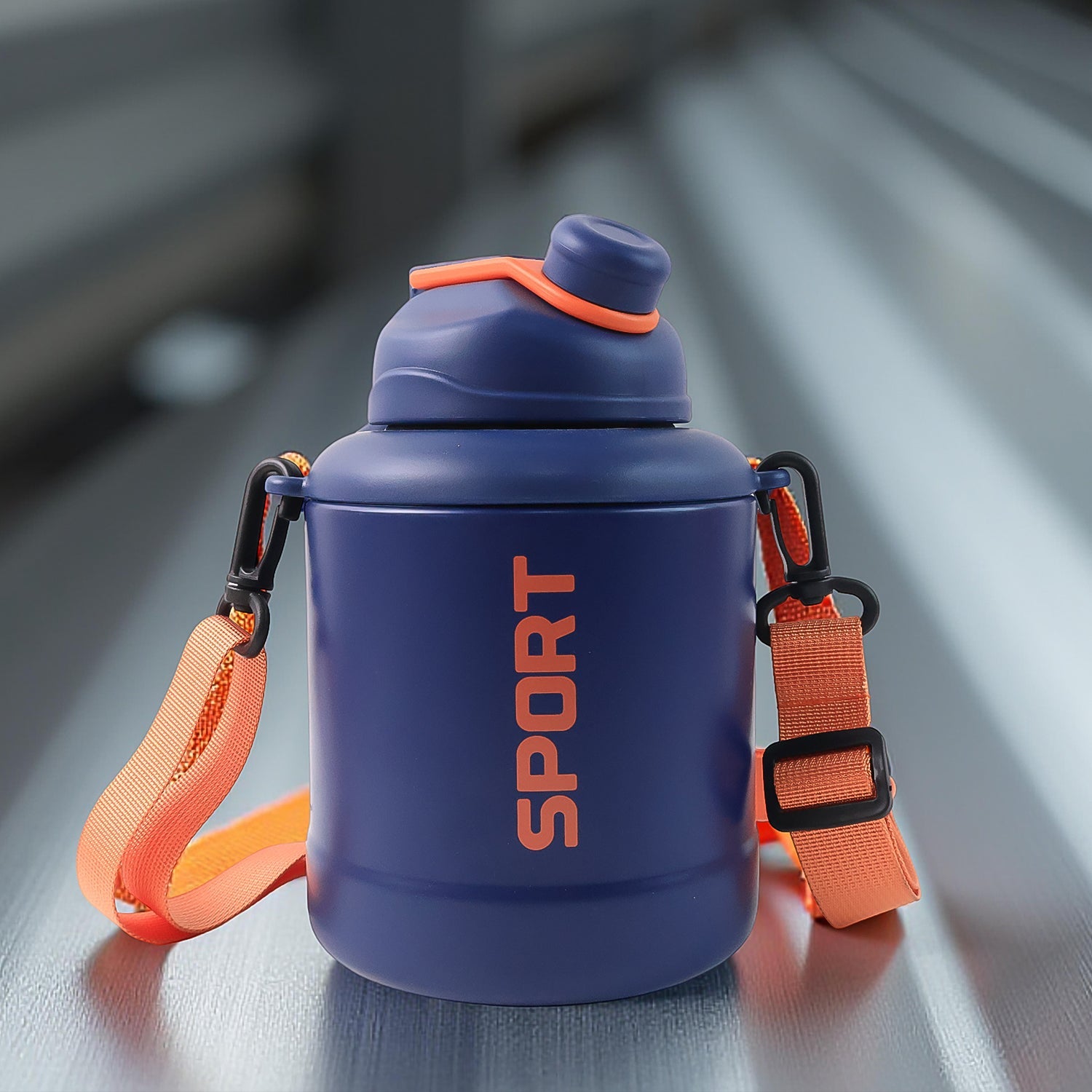 ALVENZA Sports Vacuum Bottle – Leak-Proof with Shoulder Strap