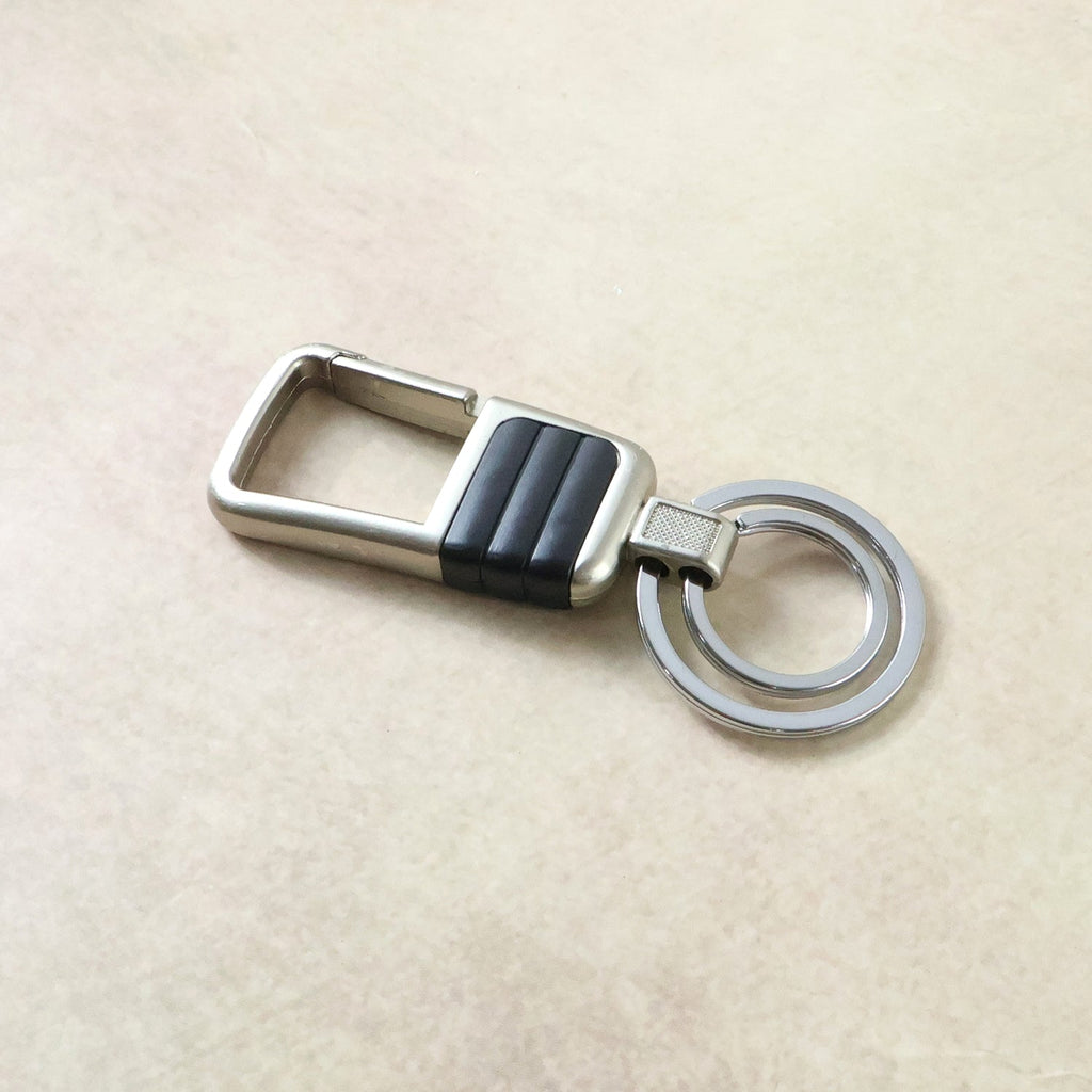 ALVENZA Heavy Duty Metal Keychain – Durable & Stylish for Everyday Use