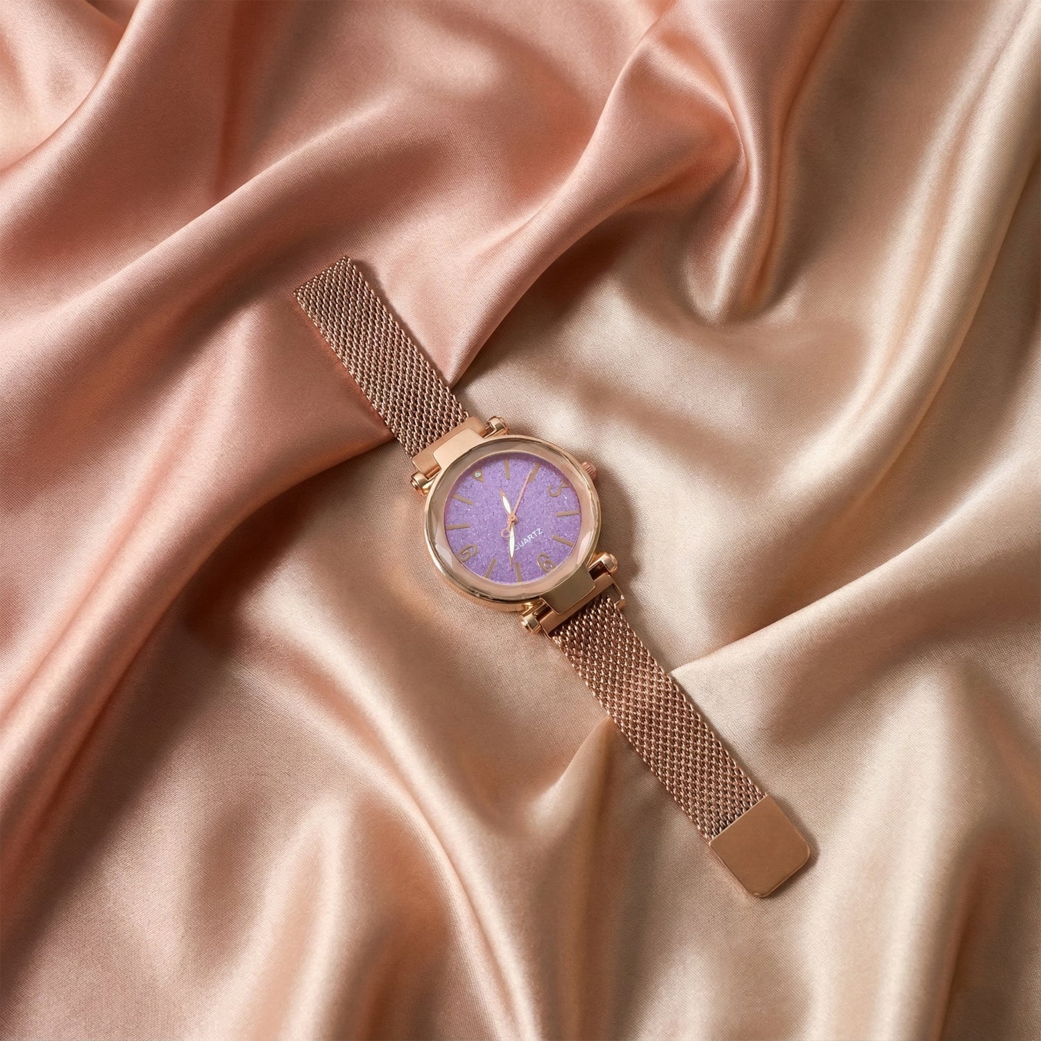 Rose Gold Mesh Strap Wrist Watch – Elegant Minimal Analog Dial