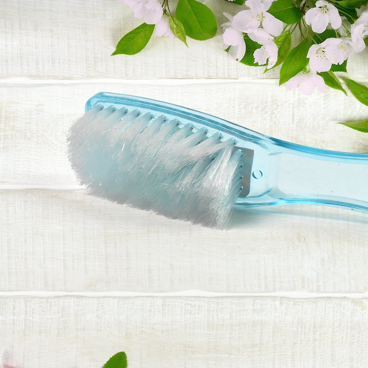 Scrubbing Brush Multi-Purpose Shoe & Clothes Cleaner | Velvet Wipe - Detail View 5