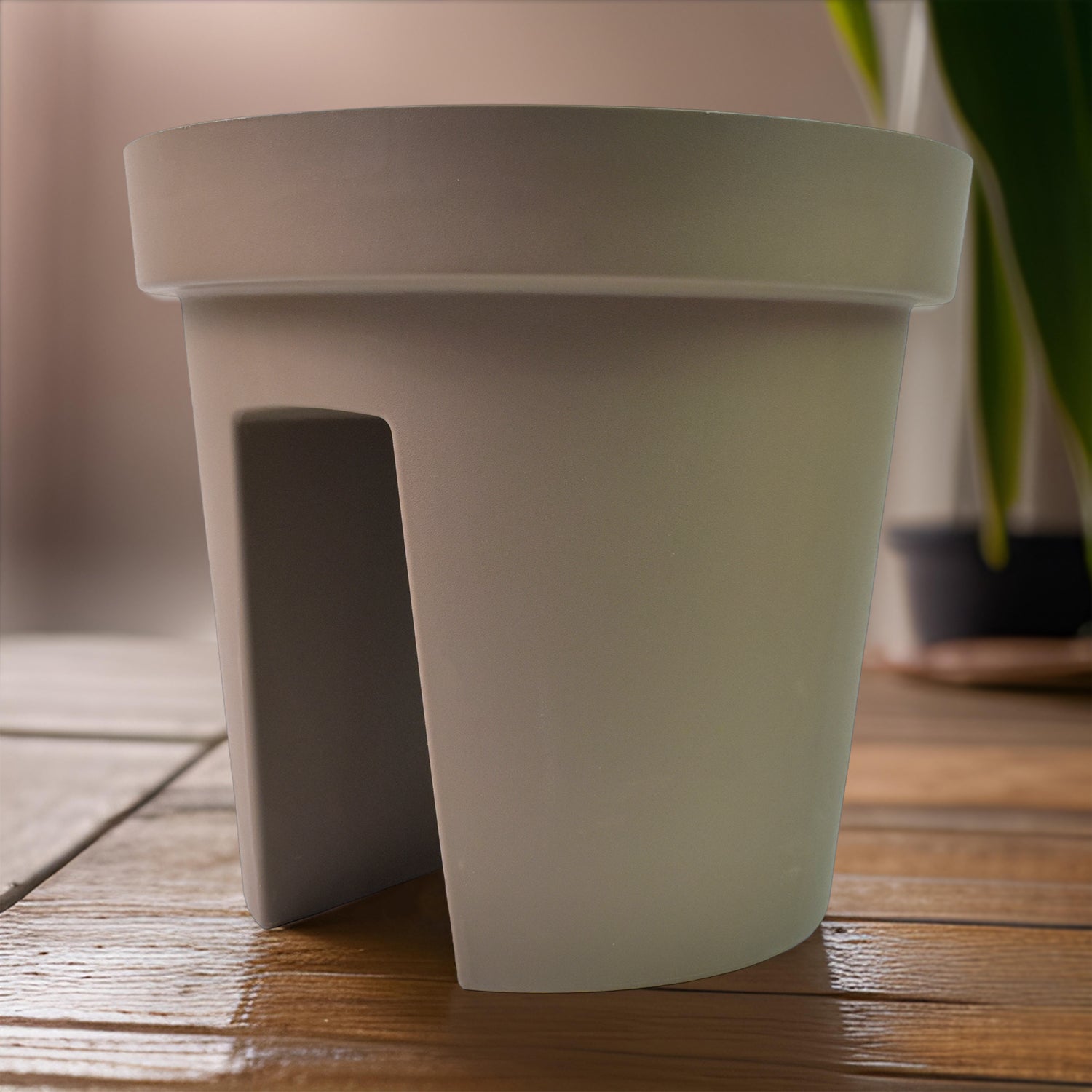 ALVENZA Balcony Flower Pot Holder – Durable 2 Pc Set | Plant Edge