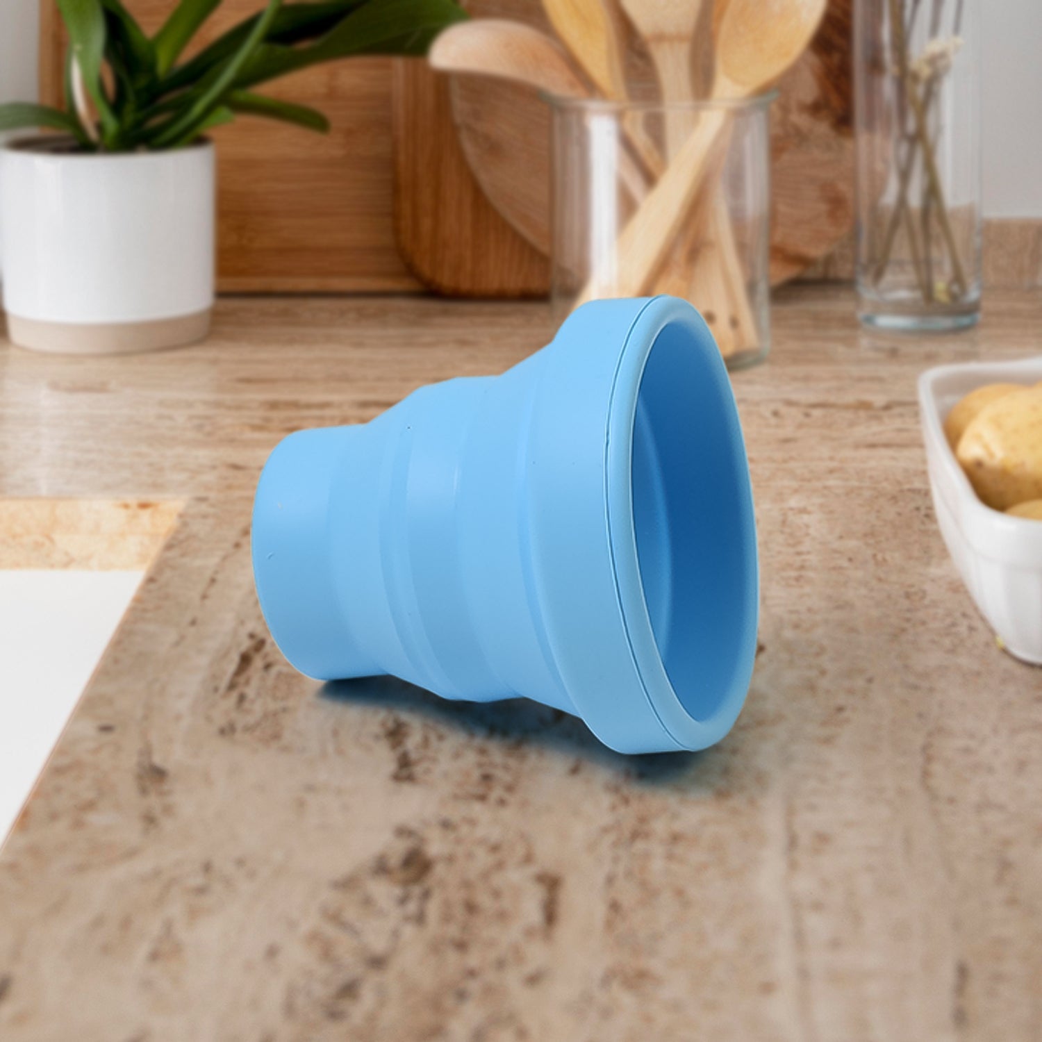 Foldable Silicone Travel Mug Leakproof & BPA-Free | hydrozilla - Back View