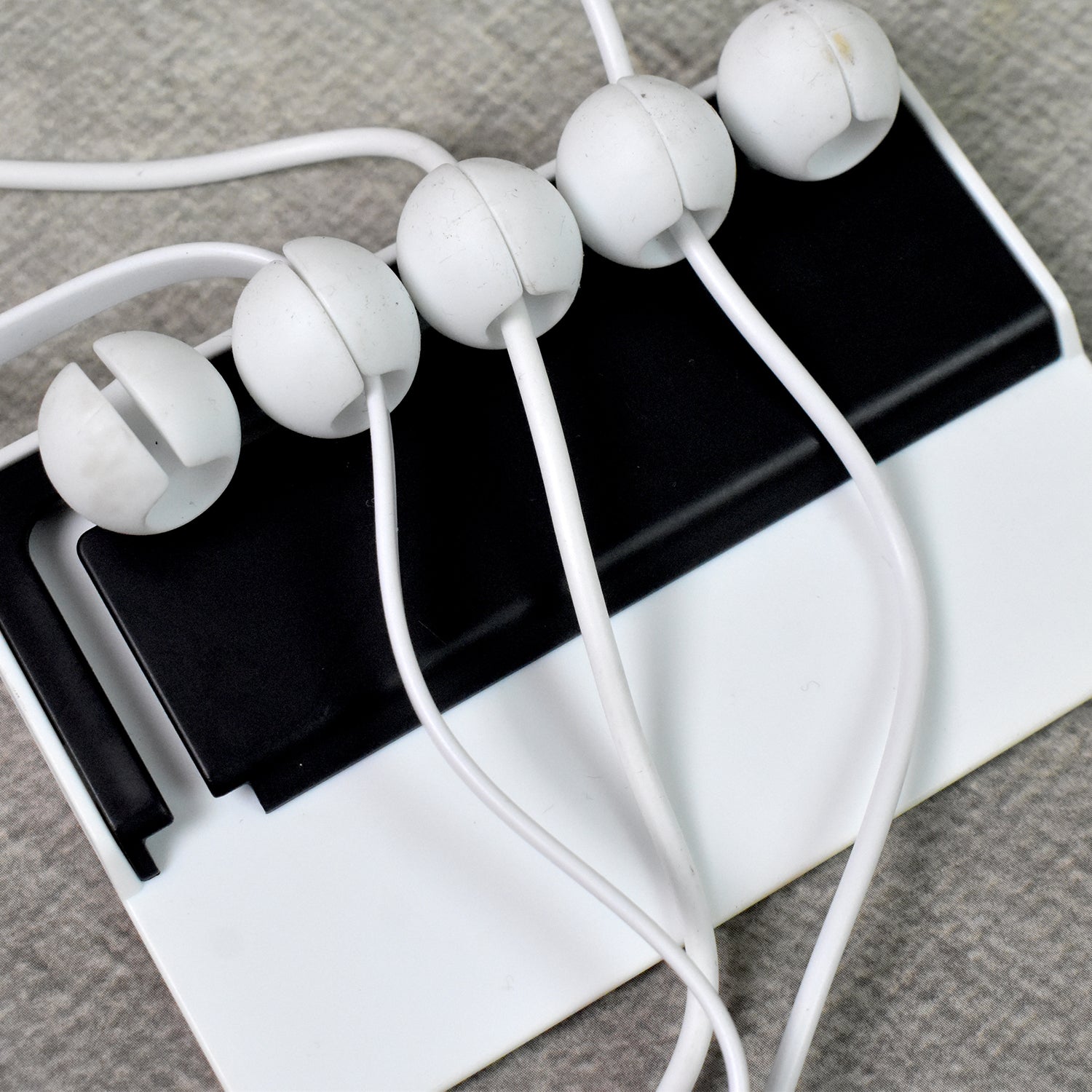 ALVENZA Cable Management Clip – Keep Wires Neat & Clutter-Free