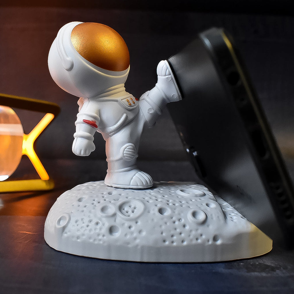 ALVENZA Astronaut Phone Holder – 3D Spaceman Design, Resin | PHOBIA