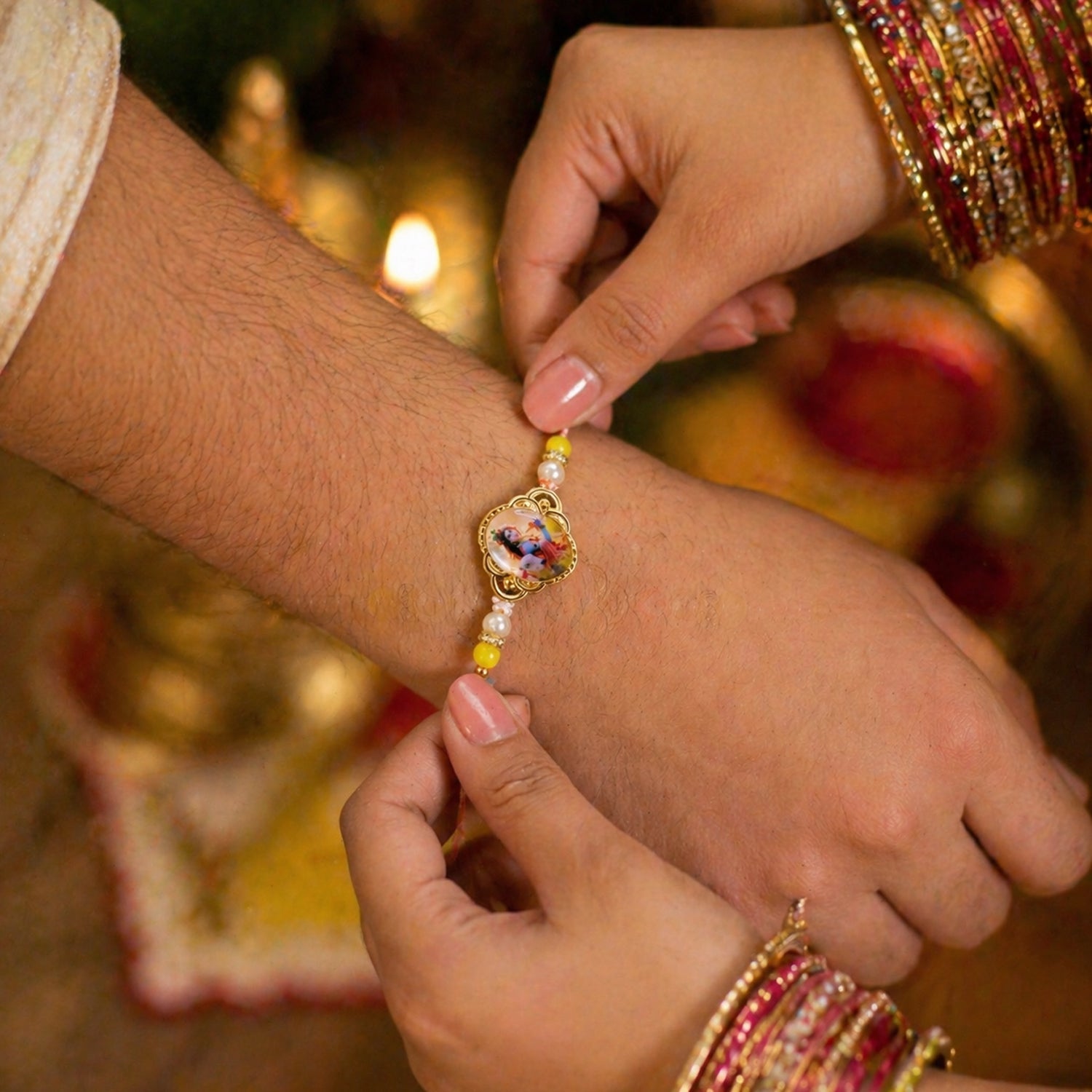 ALVENZA Lord Krishna Rakhi – Elegant Designer Thread with Beads and Photo