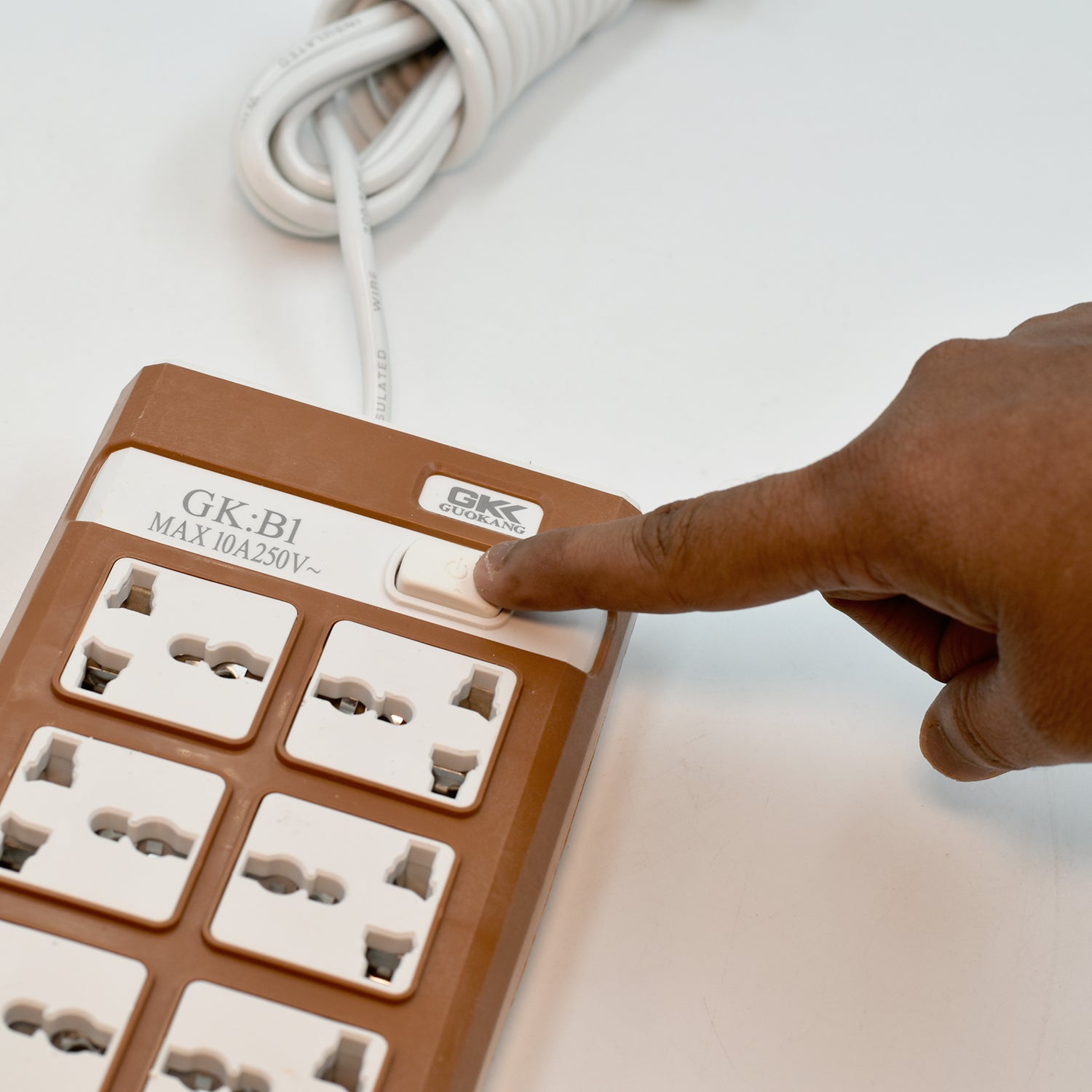 ALVENZA Extension Board – 6 Way Multi-Plug with 10m Cord | Indo Glow