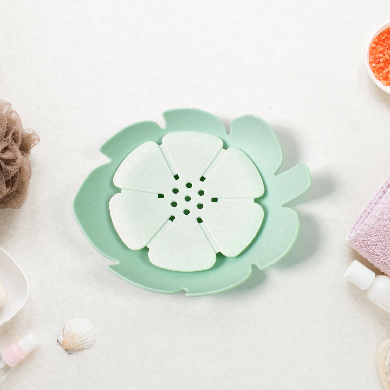 Plastic Soap Dish Self-Draining Floral Design | VelvetBubbles - Detail View 5