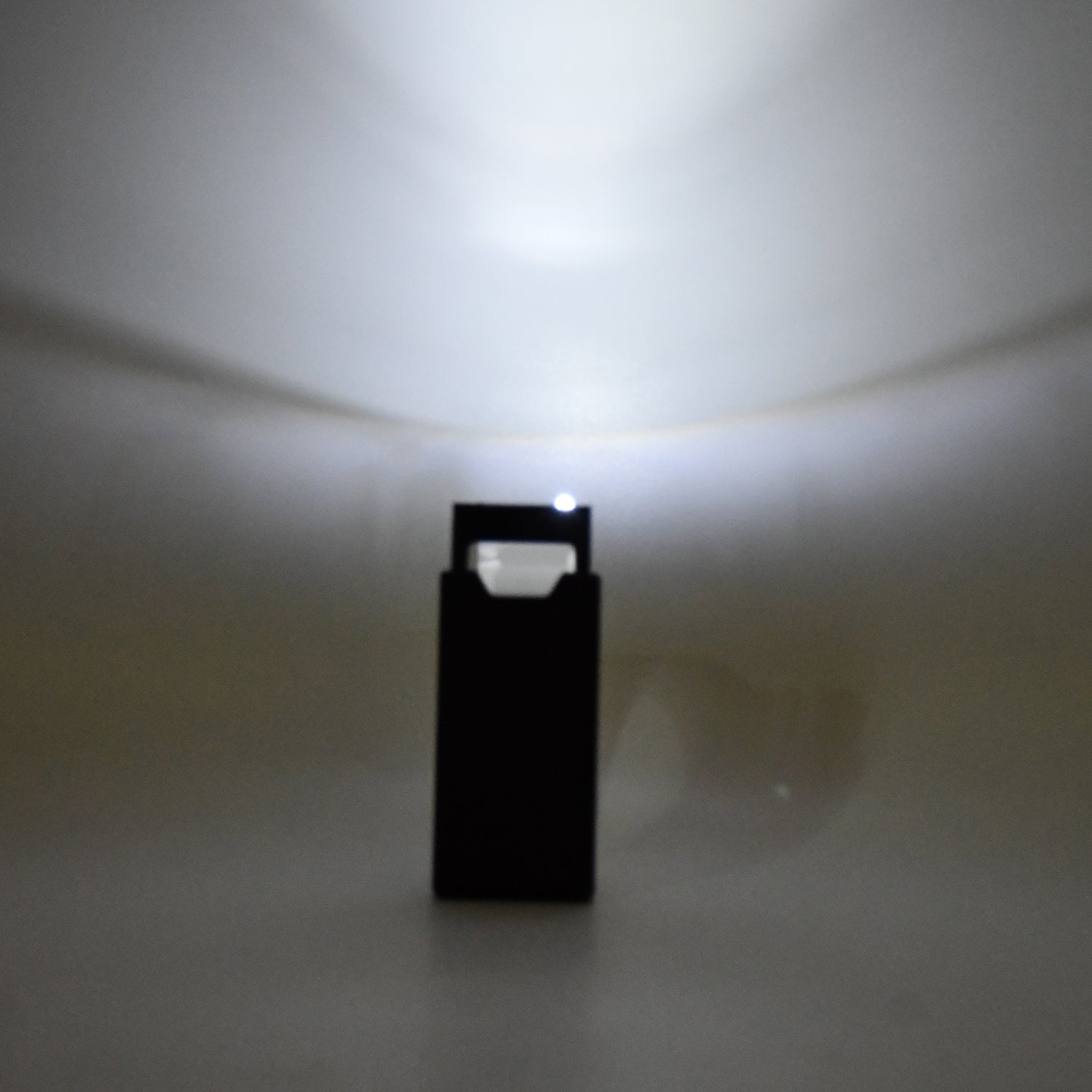 ALVENZA Extendable LED Magnifier – Portable & Durable Reading Aid
