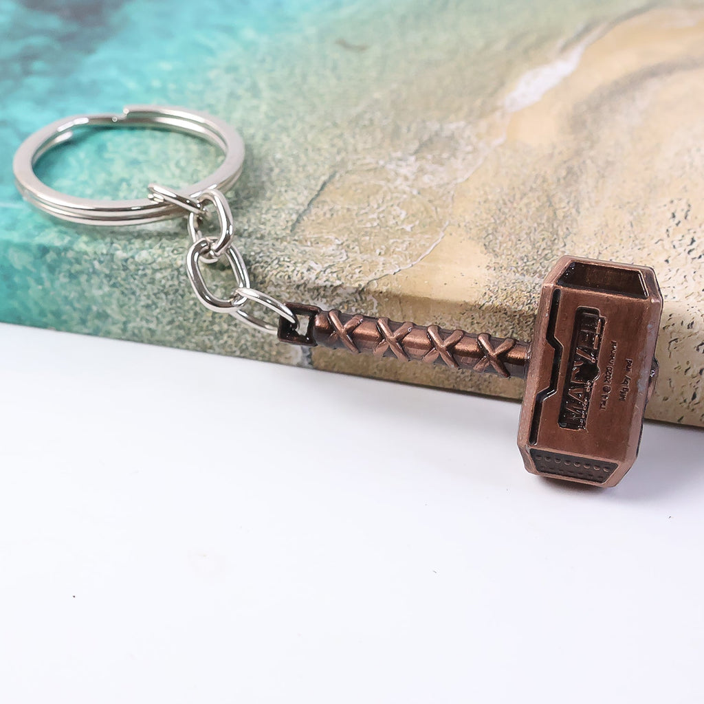 ALVENZA Metal Hammer Keychain – Durable Zinc Alloy Mini Keyring