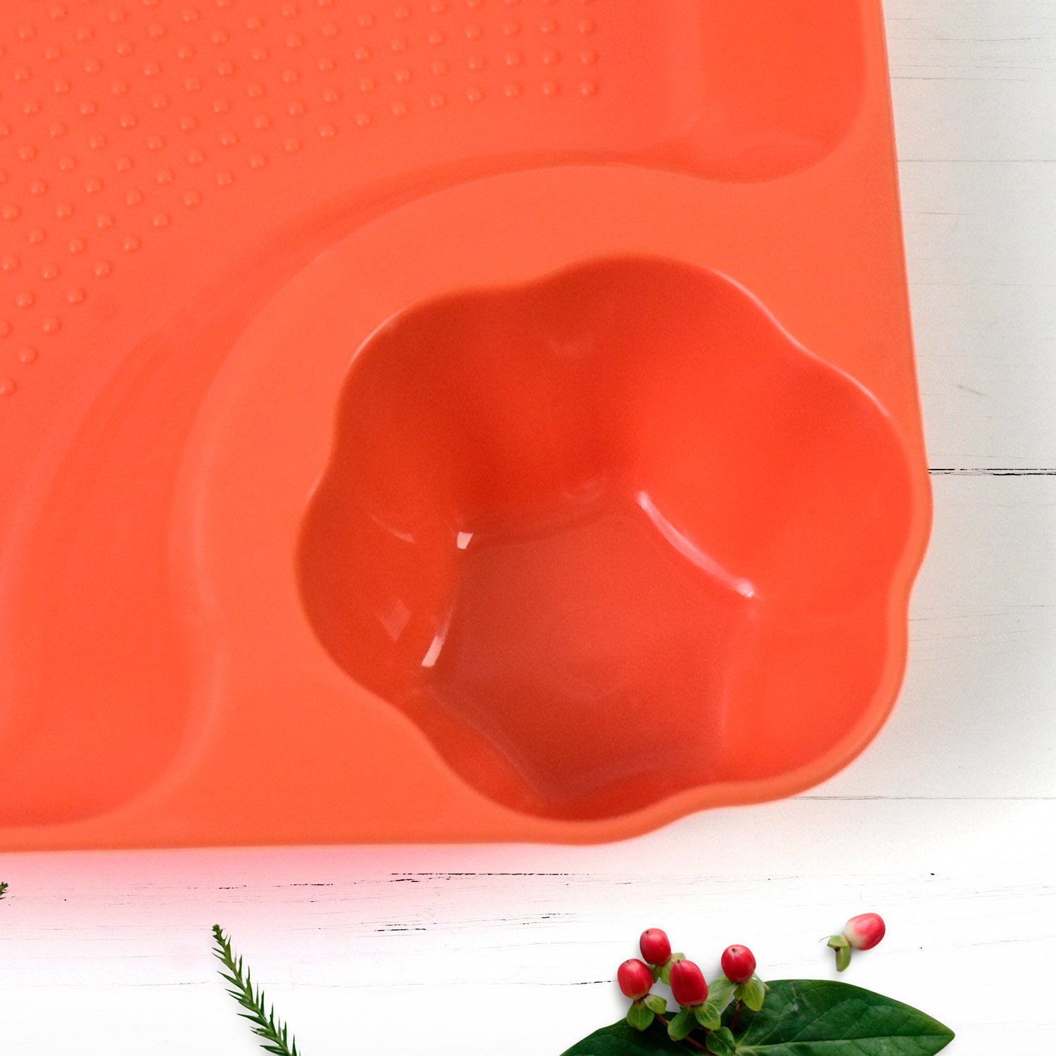 Plastic Plates with Dipping Saucer Perfect for Snacks & Party Serveware - Back View