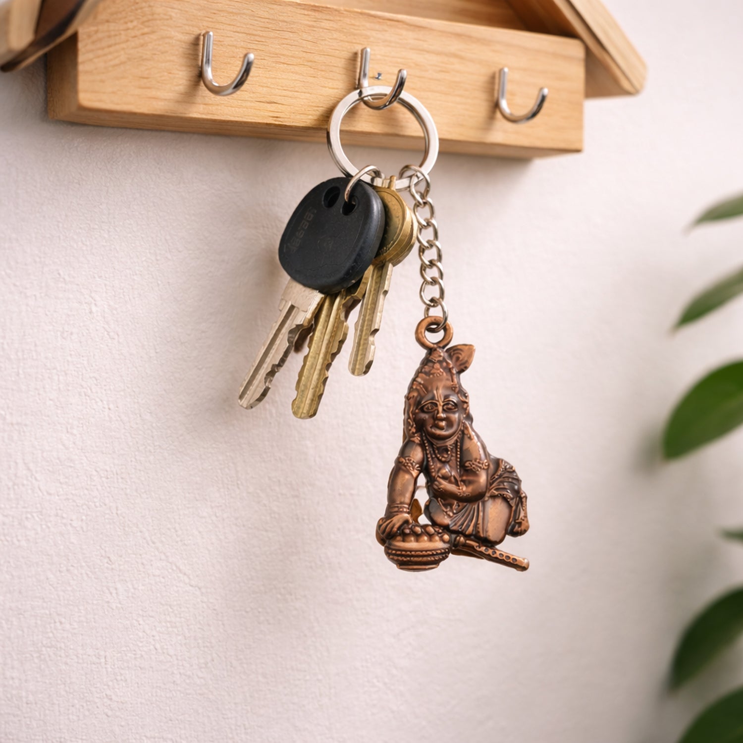 ALVENZA Bal Krishna Makhan Chor Keychain – Premium Antique Gold Finish