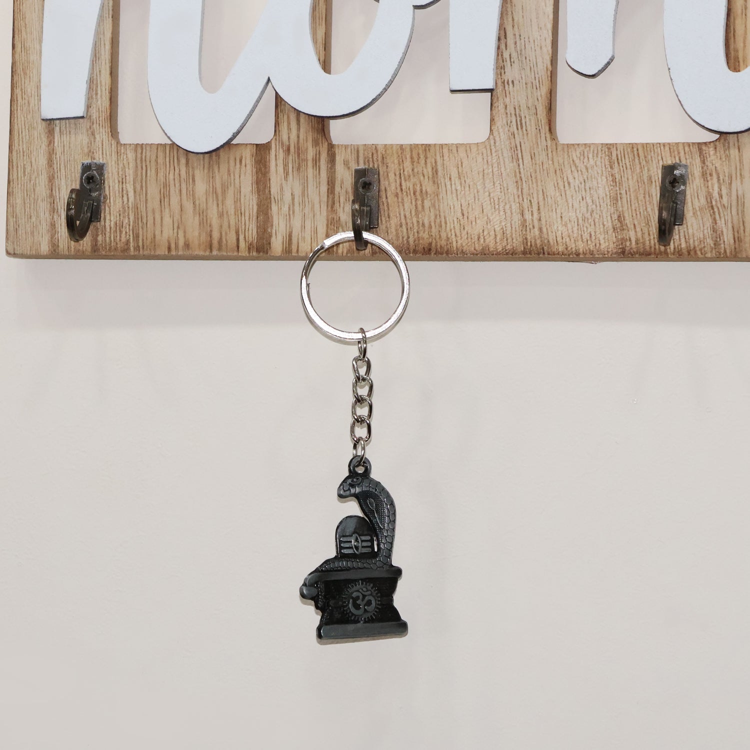 ALVENZA Shivling Trishul Metal Keychain Set – 5 Pc Durable Spiritual Keyrings