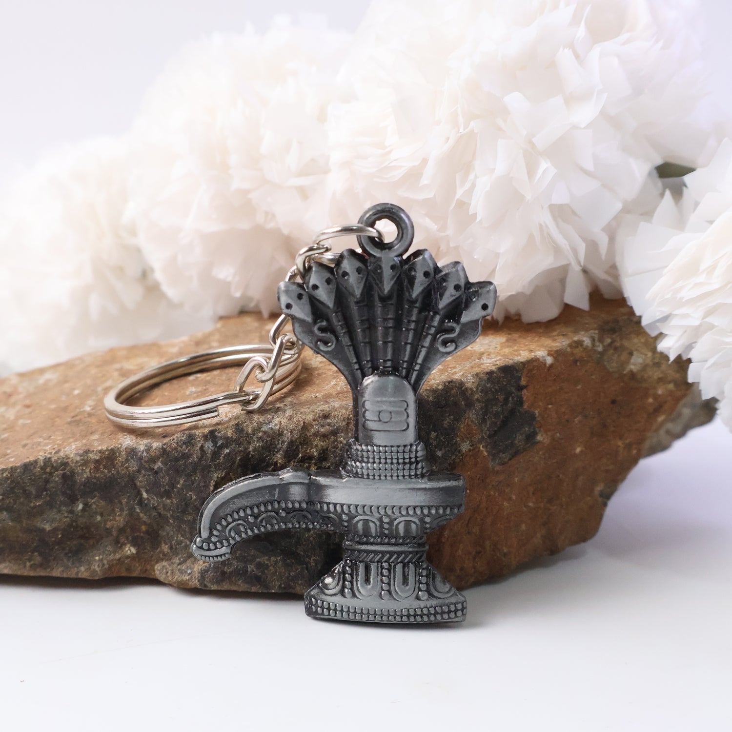 ALVENZA Shiva Lingam Metal Keychain – Durable Spiritual Accessory