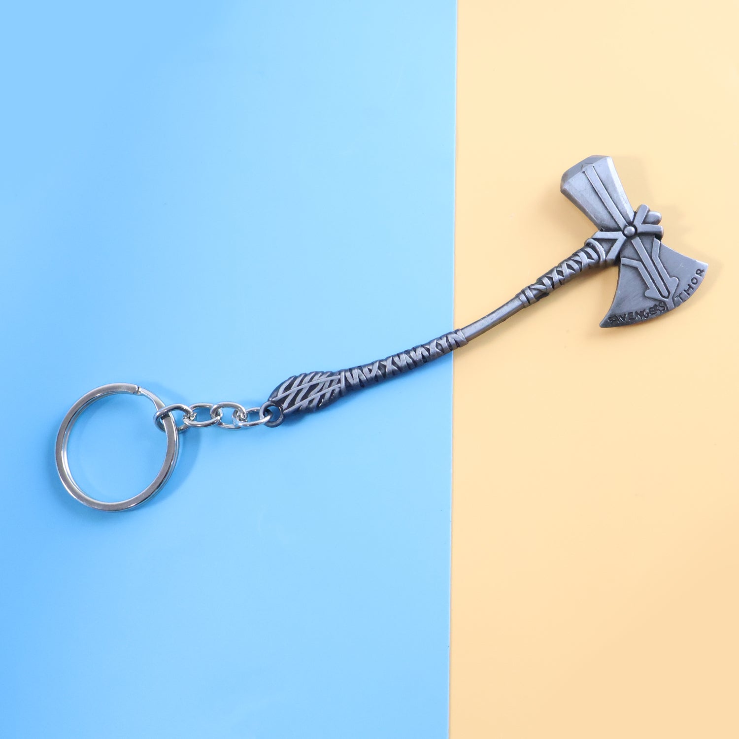 ALVENZA Axe Keychain – Durable Premium Metal 3D Design Accessory