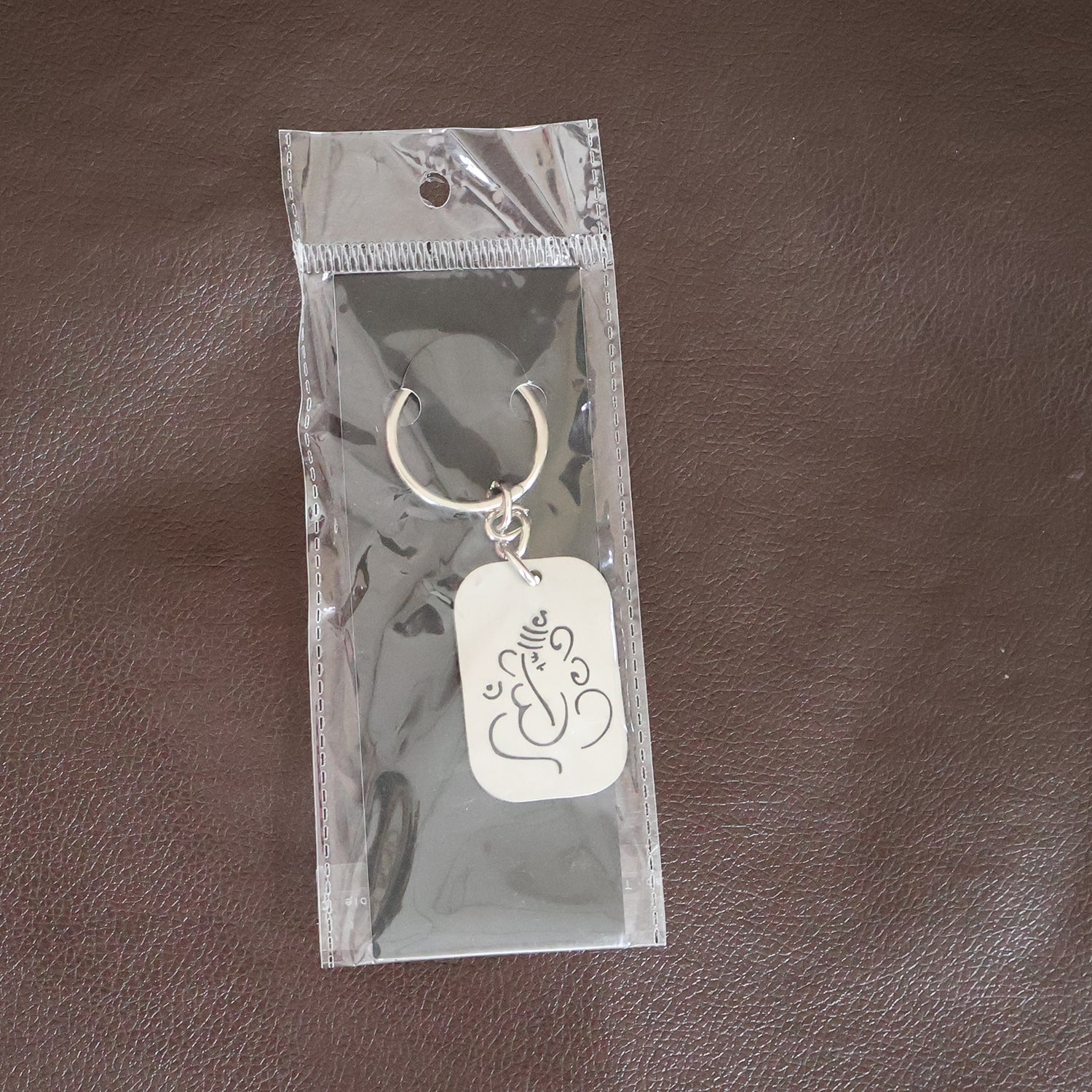 ALVENZA Ganesh Metal Keychain – Auspicious Lord Ganesha Keyring