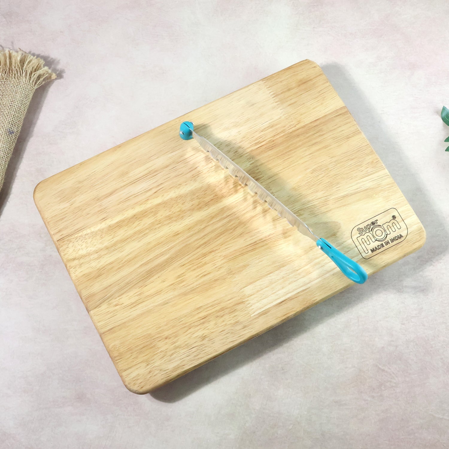 ALVENZA Wooden Cutting Board with Ergonomic Knife – Durable & Compact Set