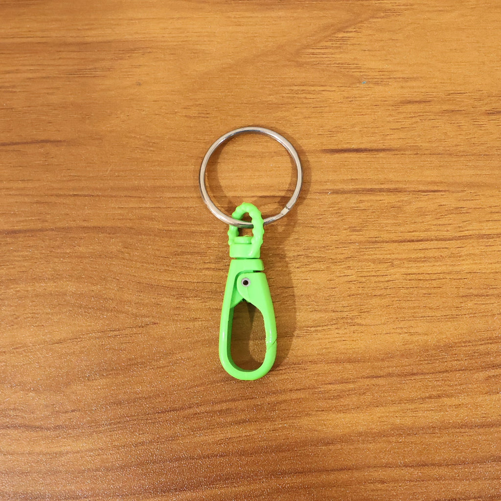 ALVENZA Mini Plastic Carabiner Keychain – Durable Clip for Keys & Bags