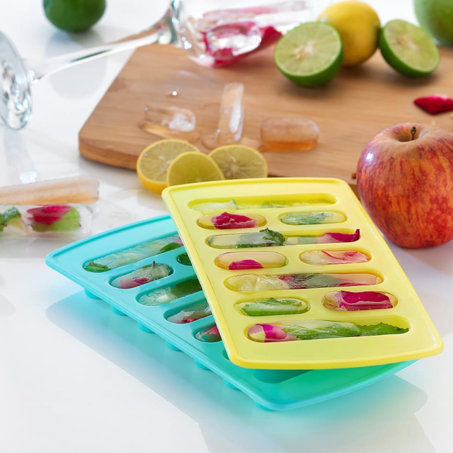 Ice Tray Set Lightweight & Easy to Use for Quick Ice Making - Detail View 5