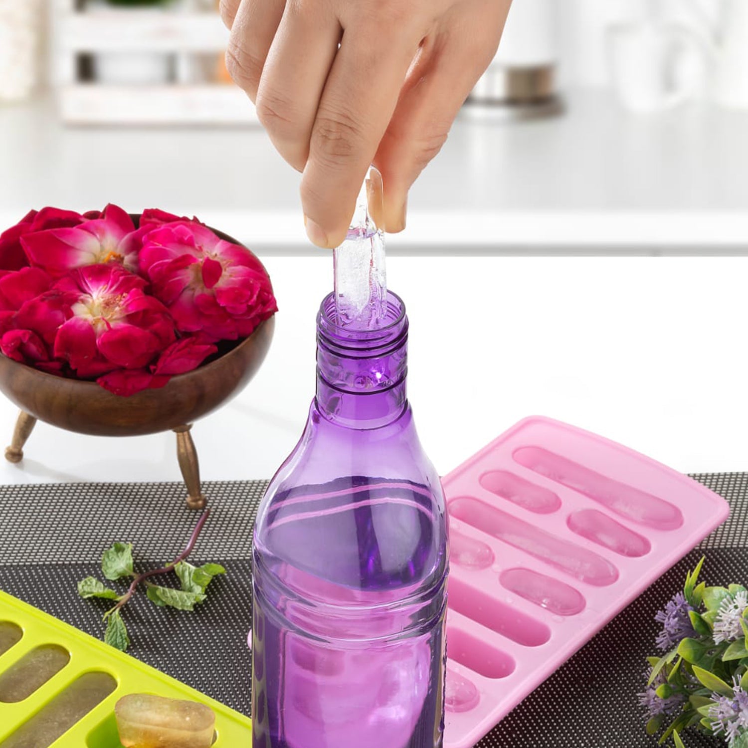 Ice Tray Set Lightweight & Easy to Use for Quick Ice Making - Front View