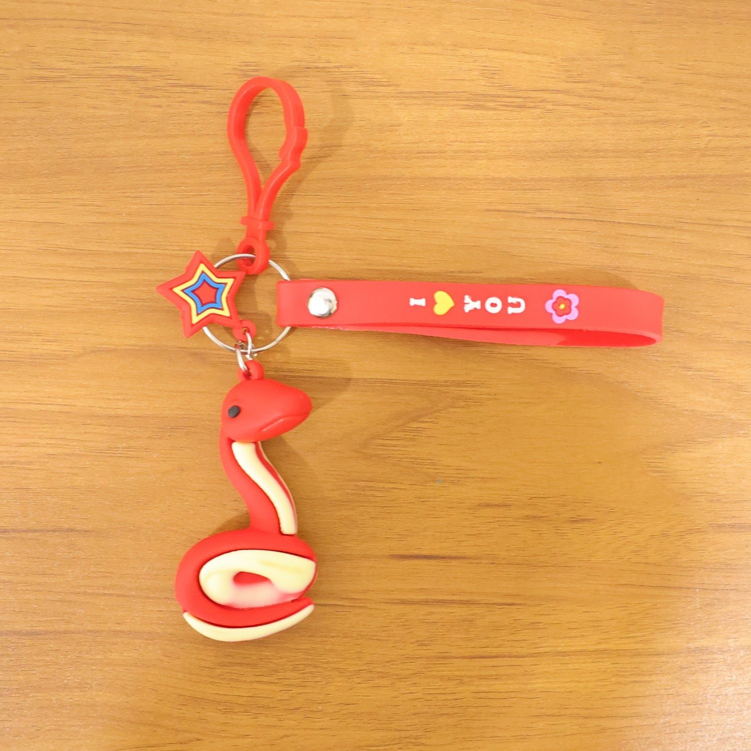 ALVENZA Snake Shape Keychain – Cute Strap & Hook Clip for Kids