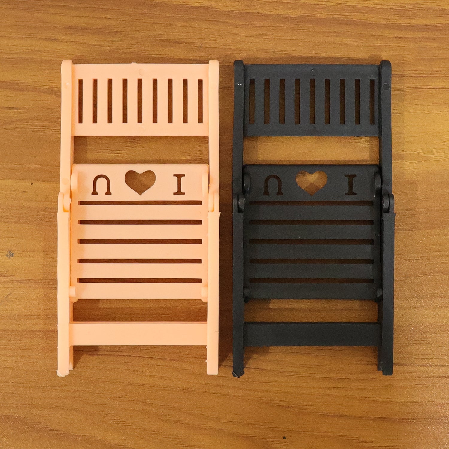 ALVENZA Mini Chair Mobile Phone Stand – Foldable & Portable Holder