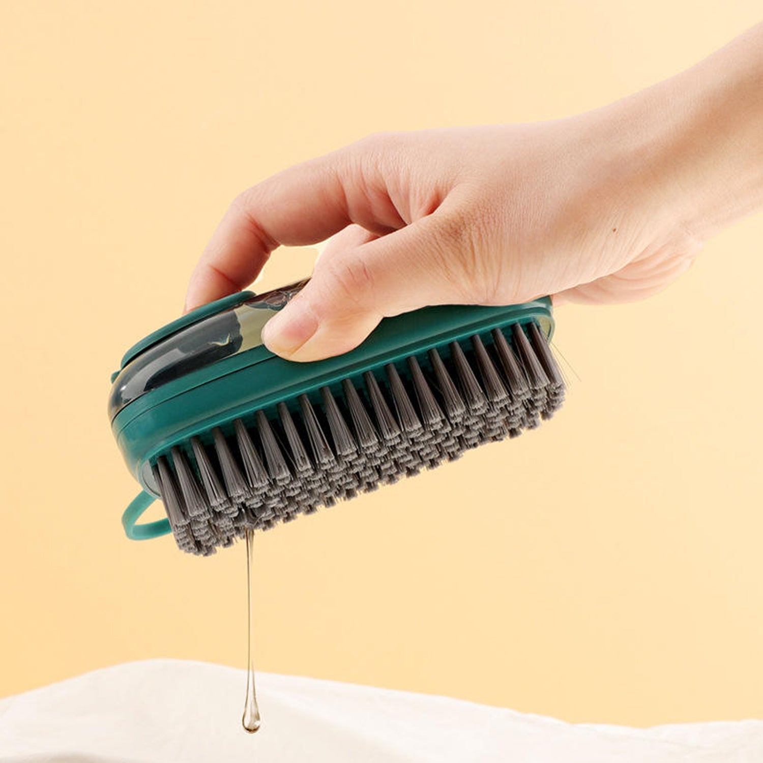 Hydraulic Liquid Dispensing Brush Effortless Cleaning & Soap Control - Detail View 7