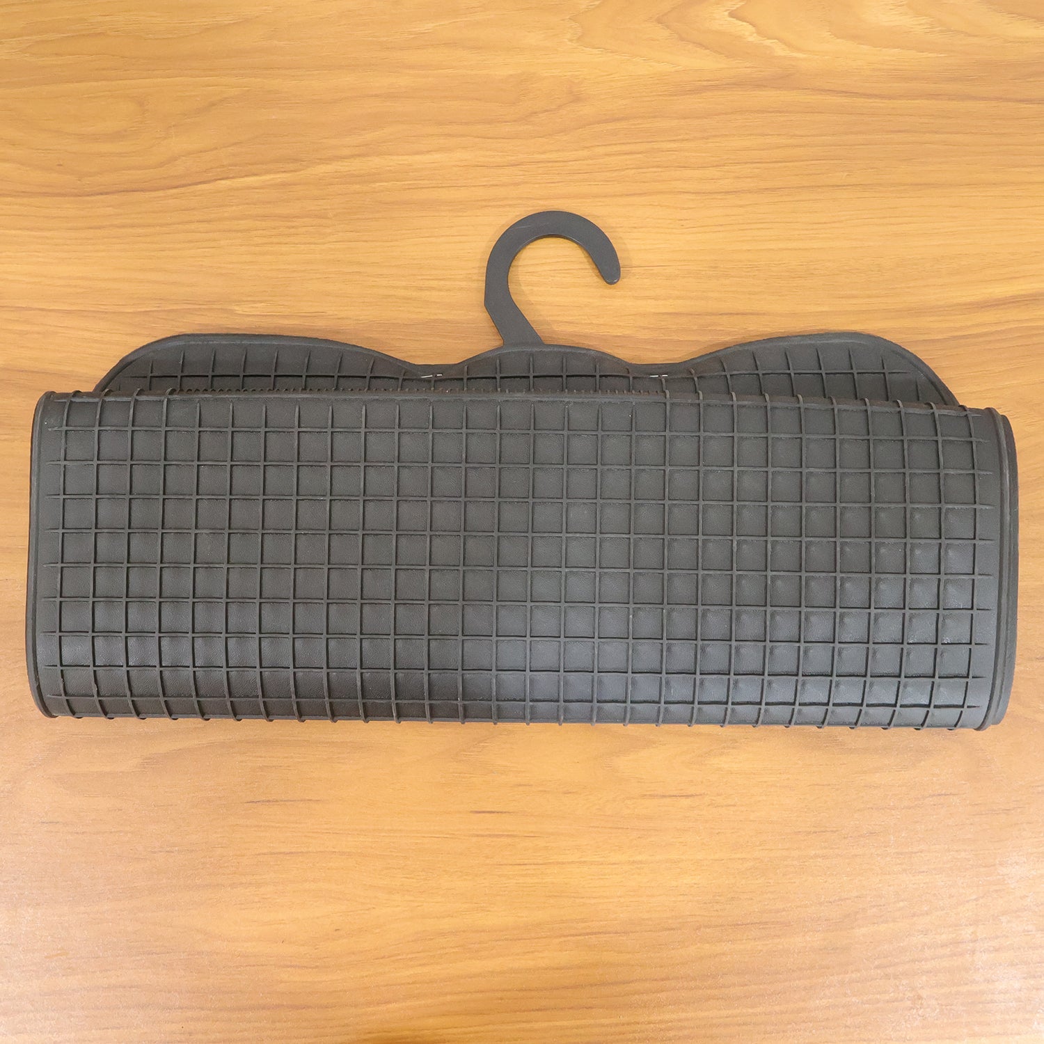 ALVENZA Universal Heavy Duty Car Floor Mat Set – All-Weather Vehicle Protection