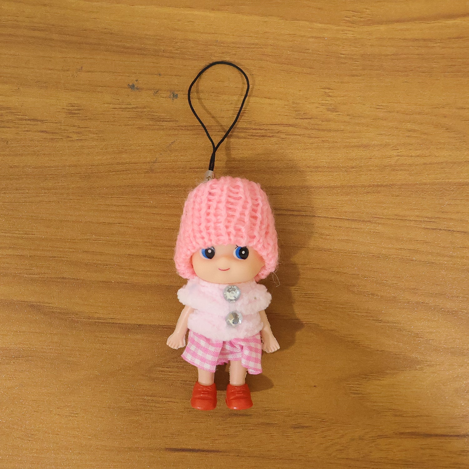 ALVENZA Mini Doll Keychain – Adorable Soft Knitted Cap & Vibrant Design