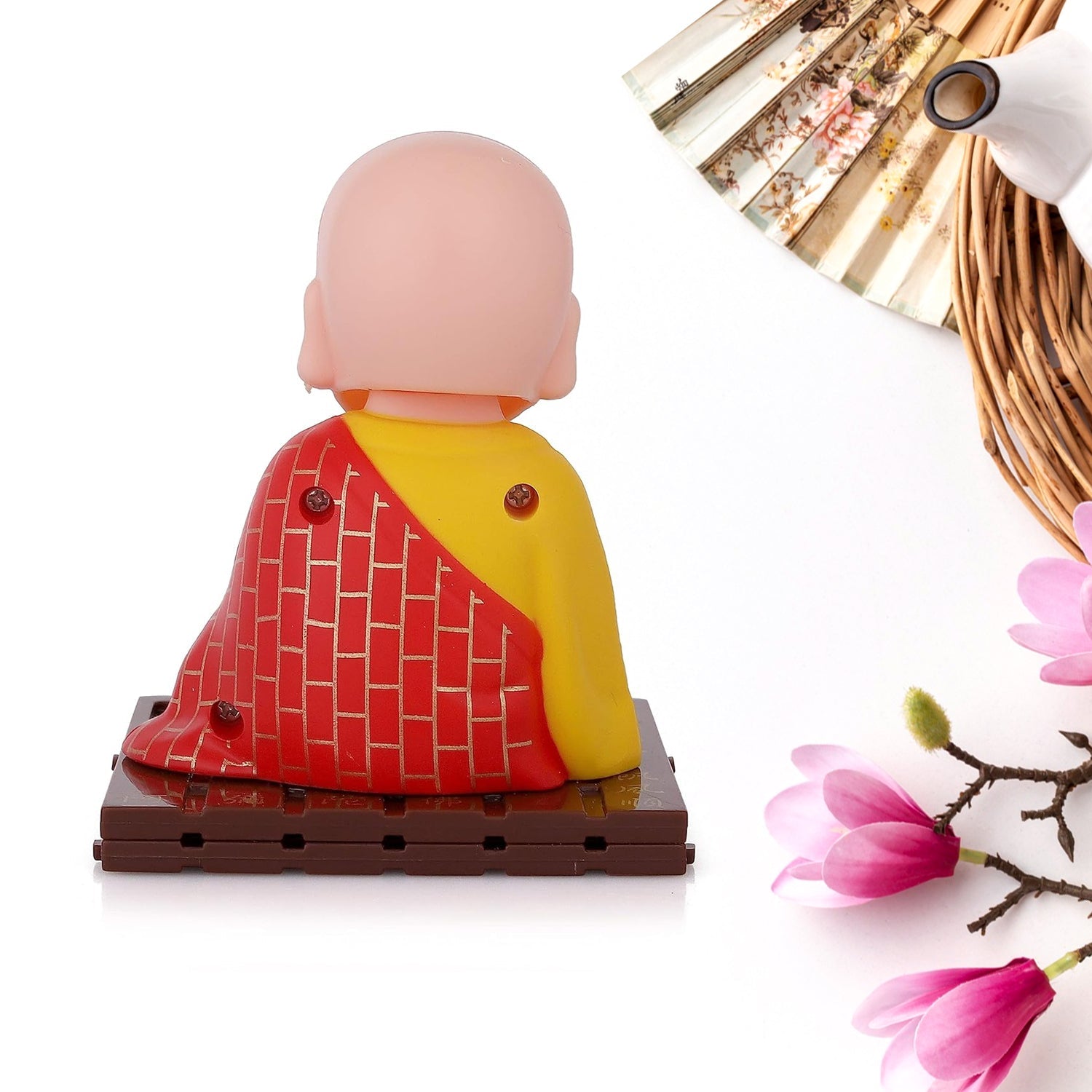 Solar Buddha Statue Moving Head & Hand Decor | Styleva - Detail View 5