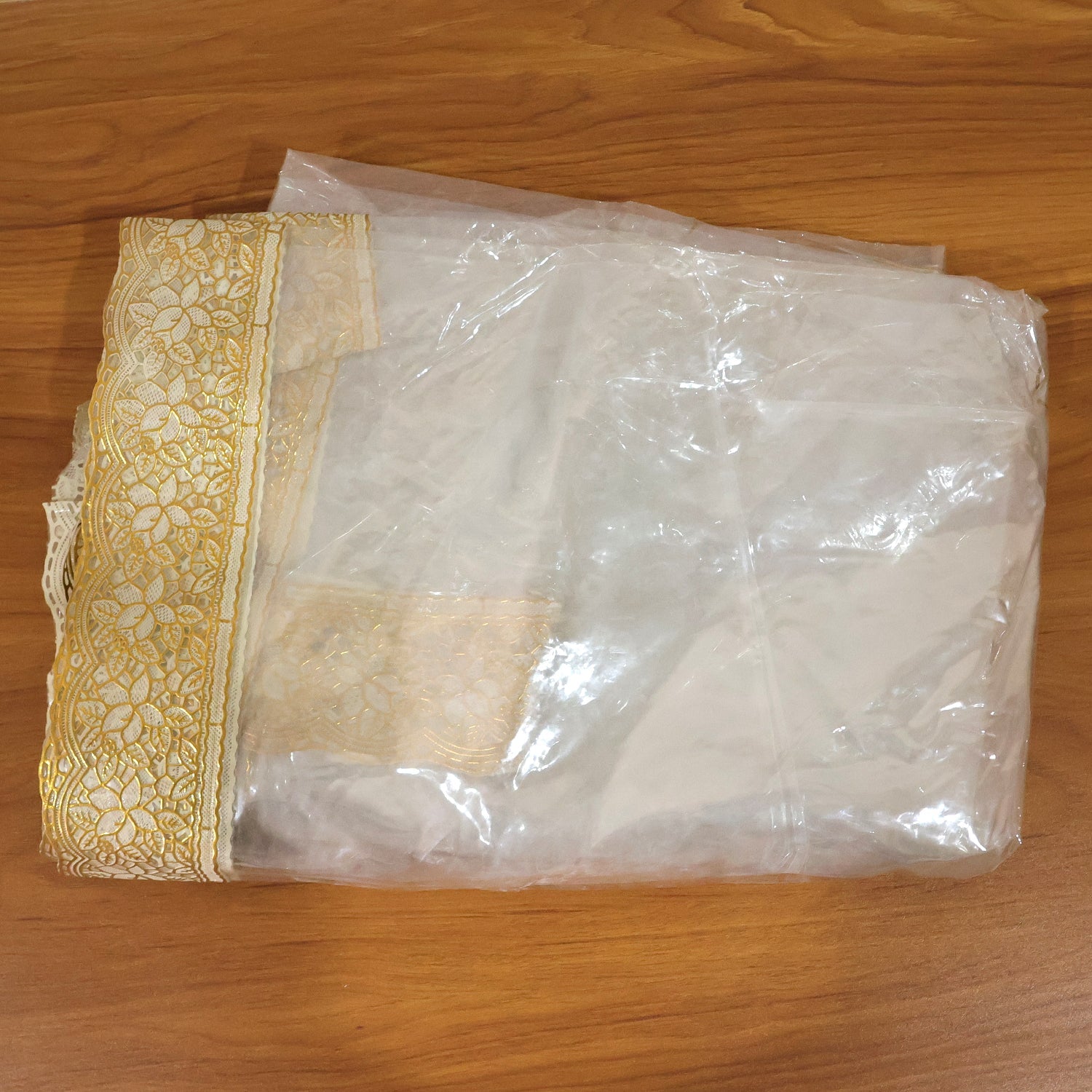 ALVENZA Transparent PVC Table Cover – Waterproof & Stylish for Dining