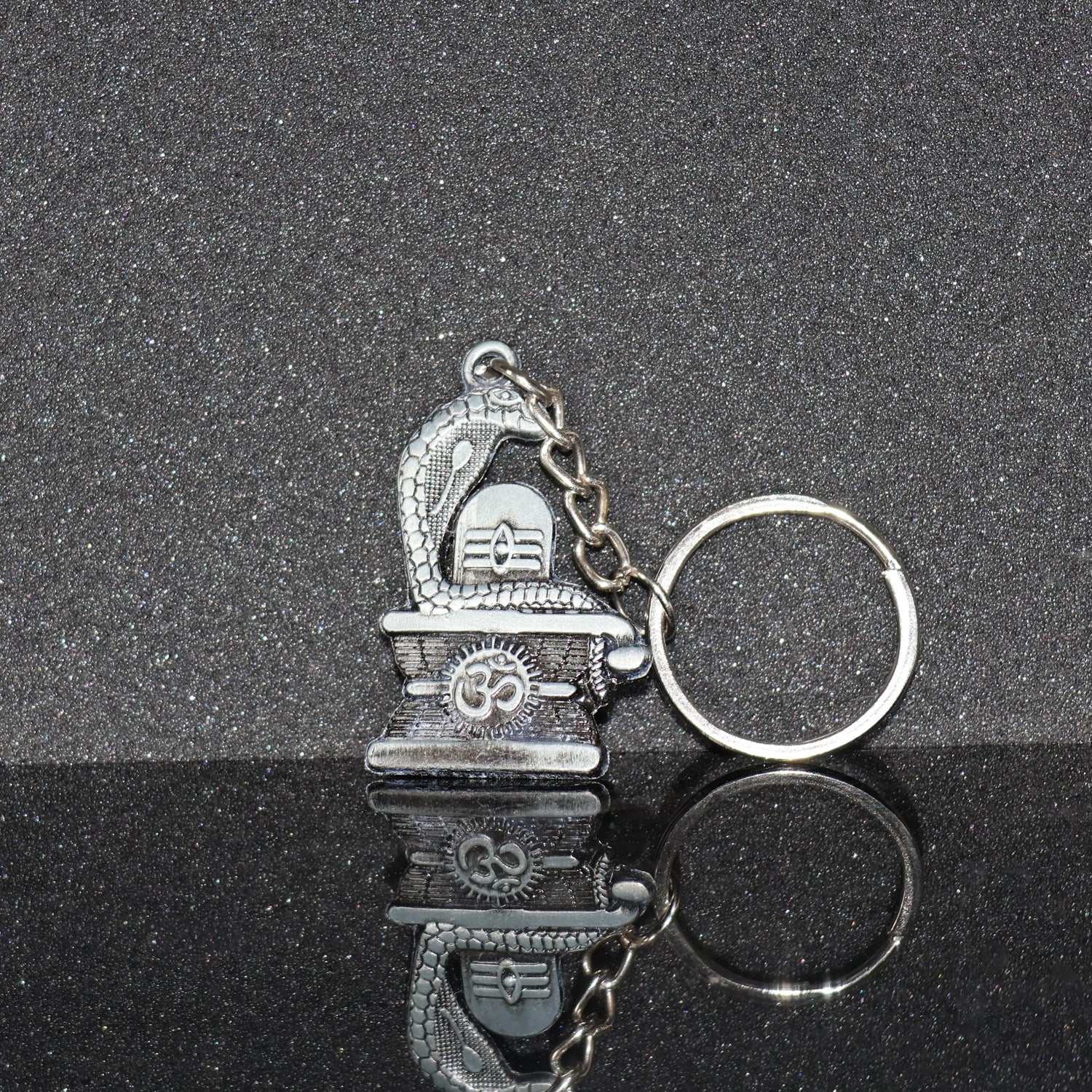 ALVENZA Shivling Trishul Metal Keychain Set – 5 Pc Durable Spiritual Keyrings