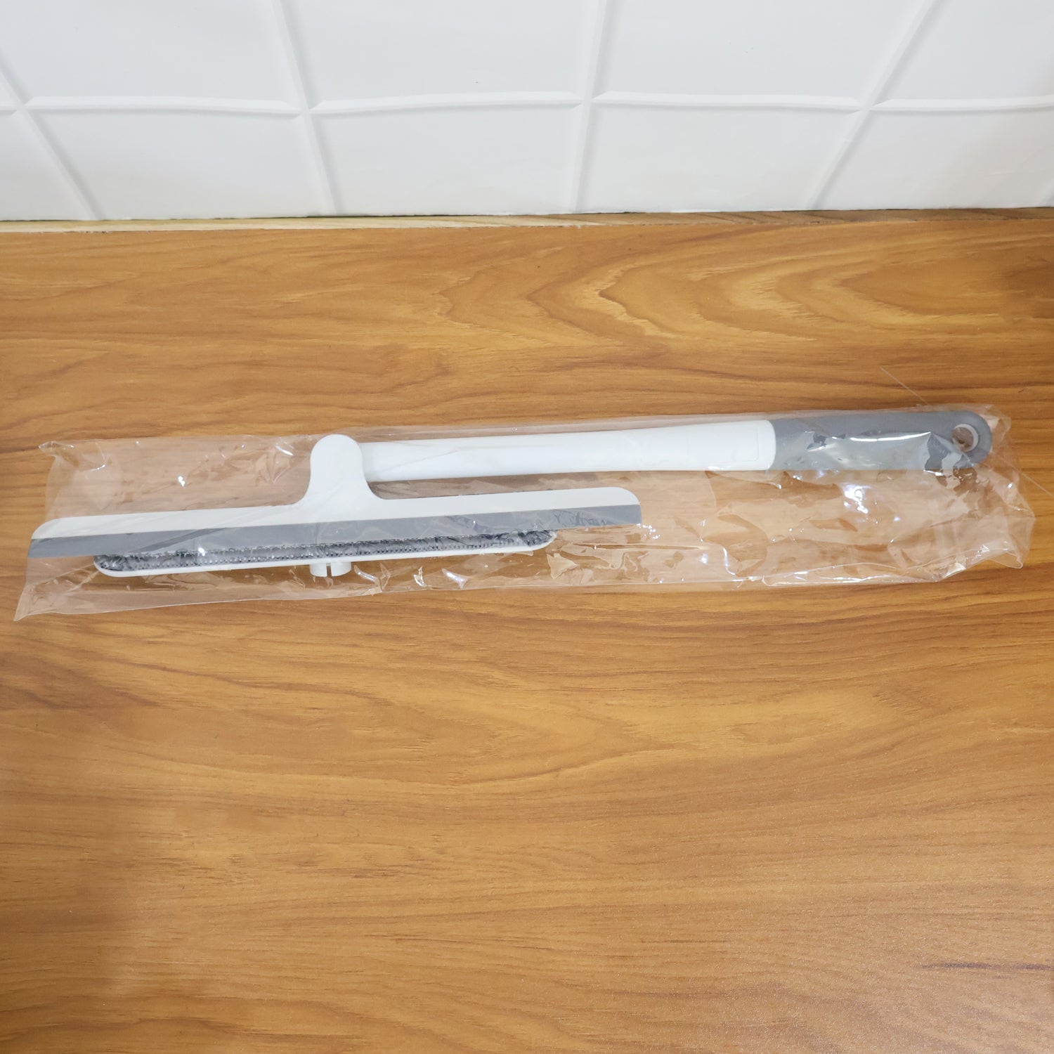 ALVENZA Window Glass Cleaning Wiper – 2-in-1 Microfiber & Silicone Blade