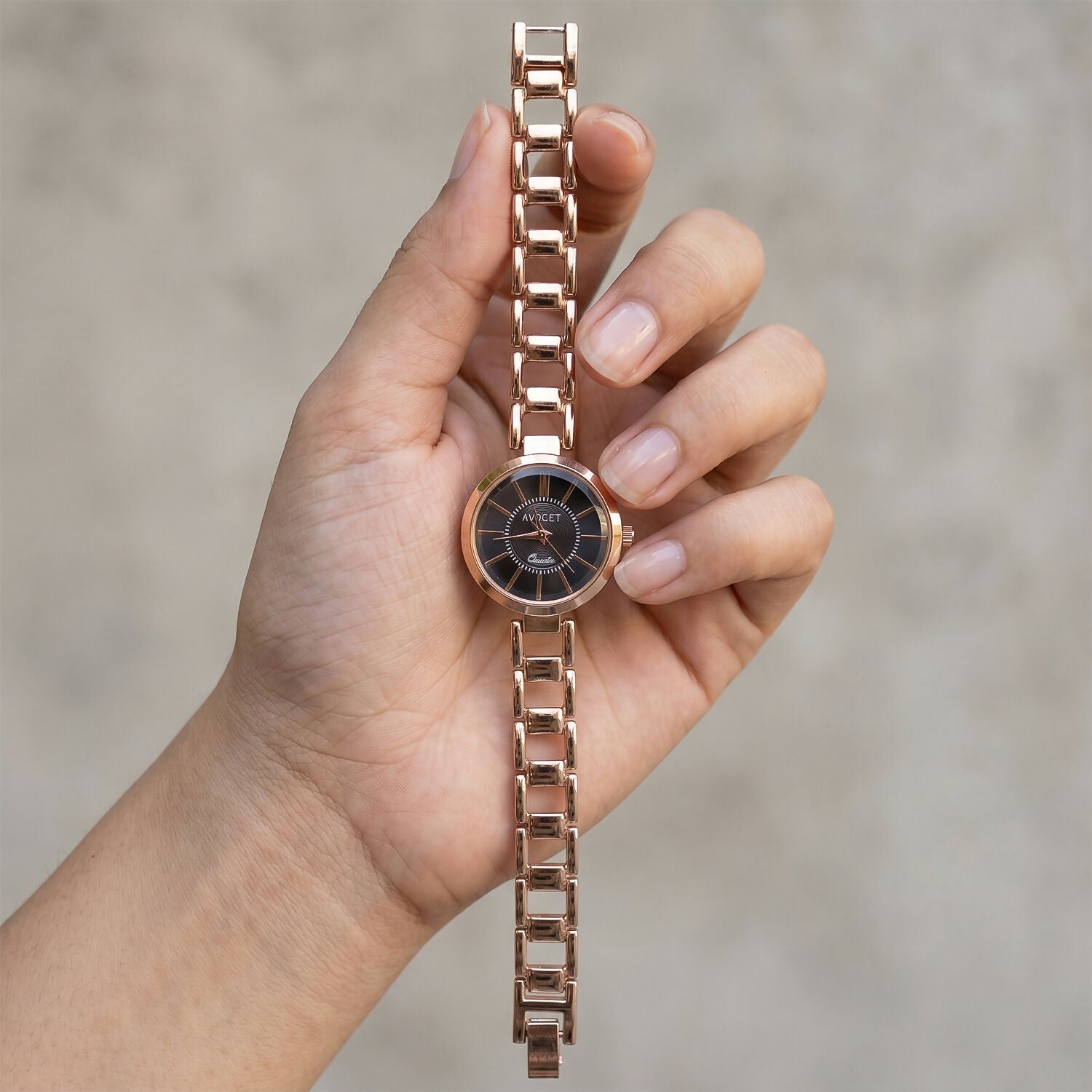 Rose Gold Bracelet Watch – Elegant and Stylish for Women