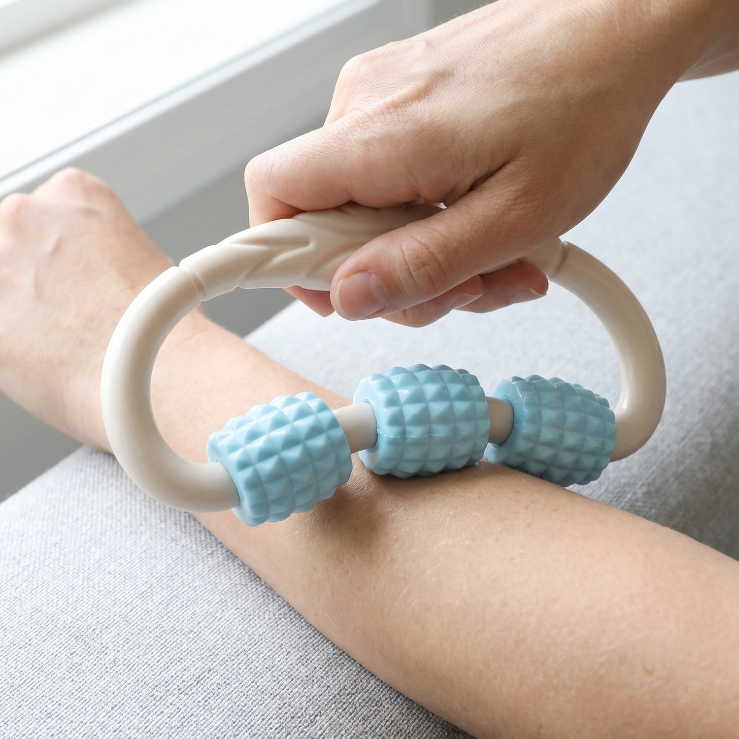 Muscle Relief Roller Handheld Body Massager for Relaxation and Recovery - Detail View 7