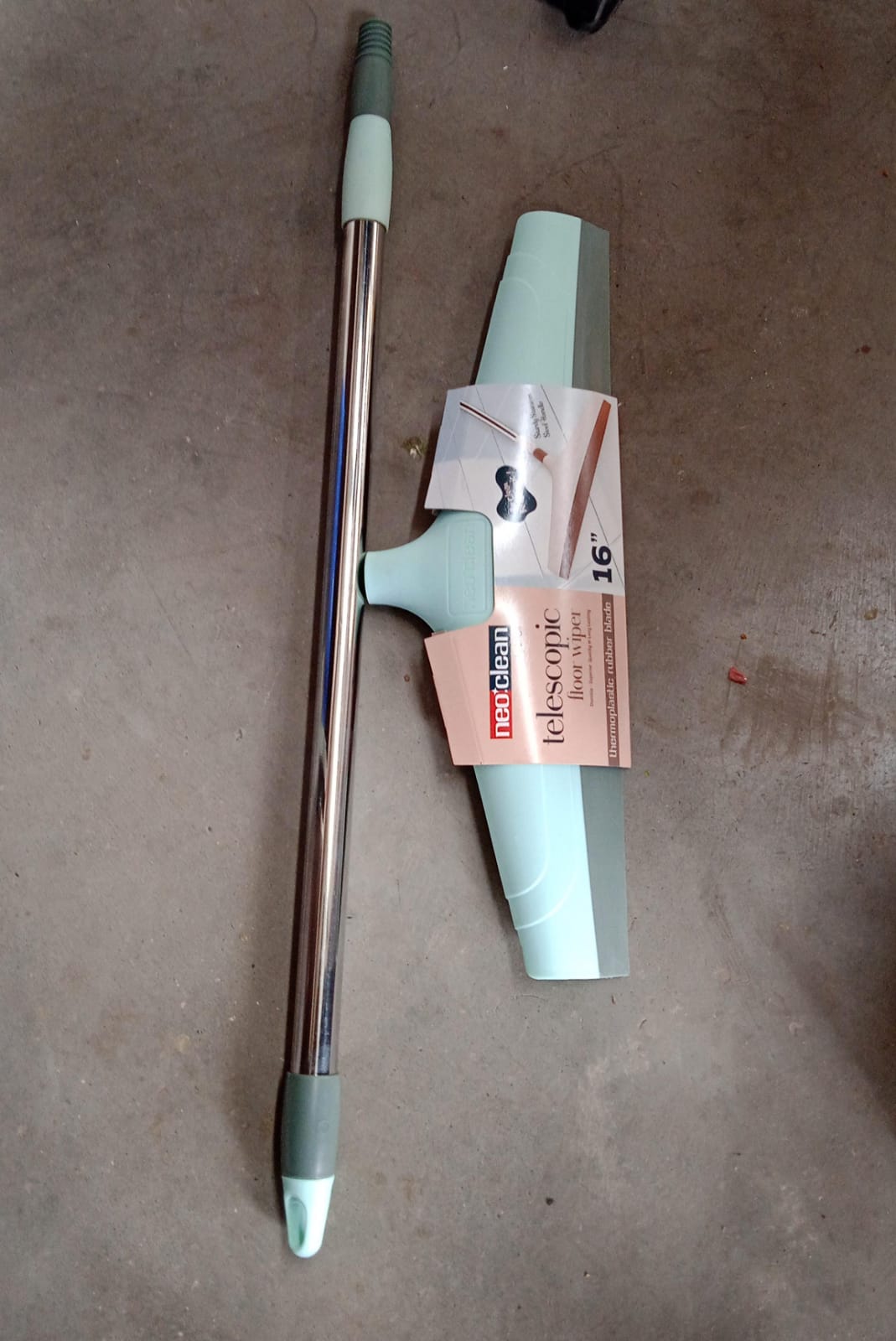 ALVENZA Telescopic Floor Wiper 16 Inch – Extendable Handle | Ganesh