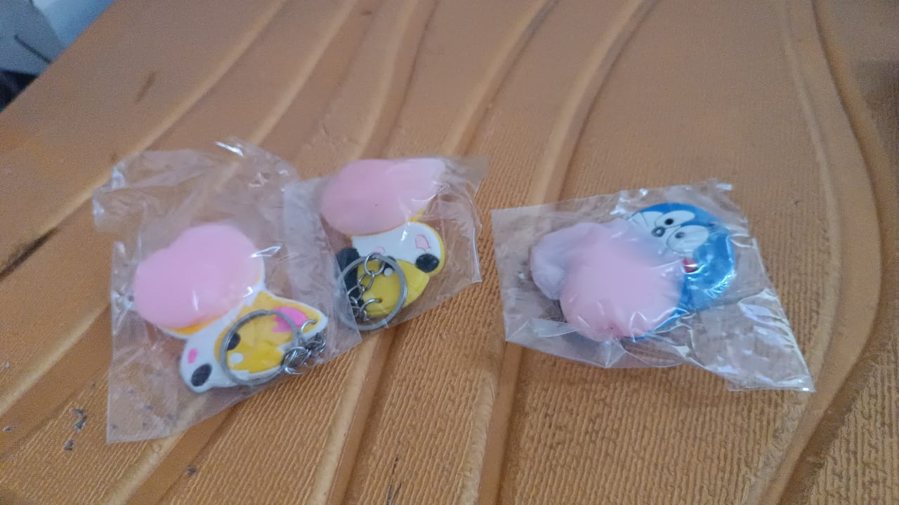 ALVENZA Cartoon Animal Keychain – Soft Silicone Stress Relief Toy
