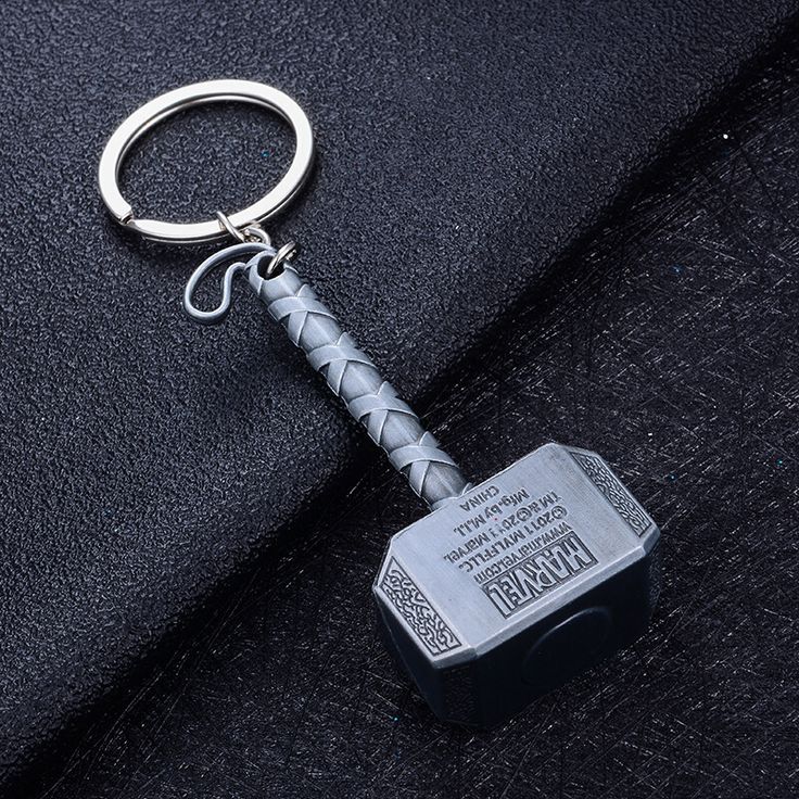 ALVENZA Hammer Shape Keychain – Stylish Mini Metal Design