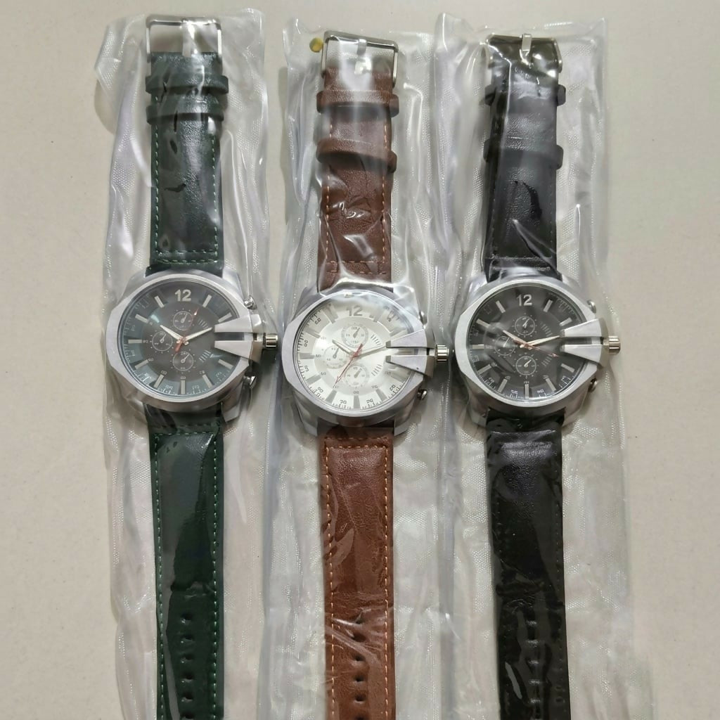 Elegant Chronograph Watch – Stylish Dial & Leather Strap for Men