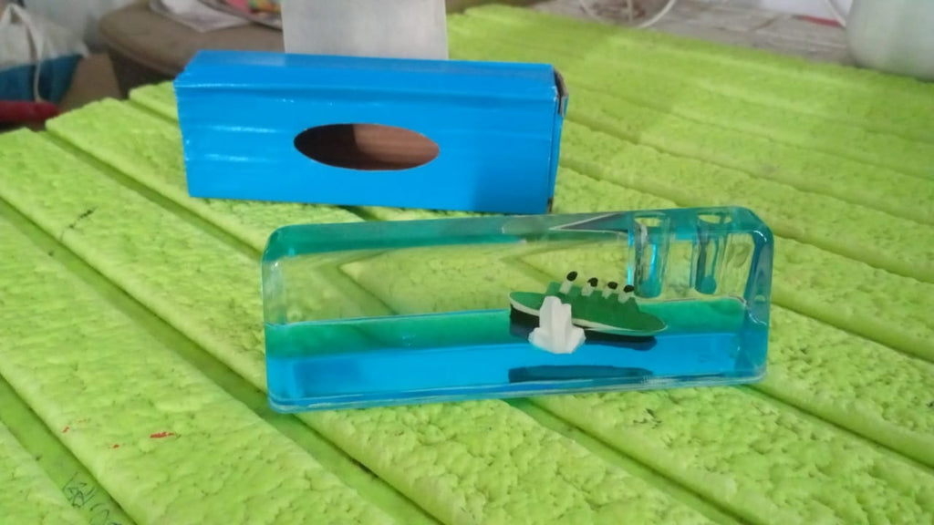 ALVENZA Floating Cruiser Ship Decor – Unsinkable Stress Relief Toy | Styleva