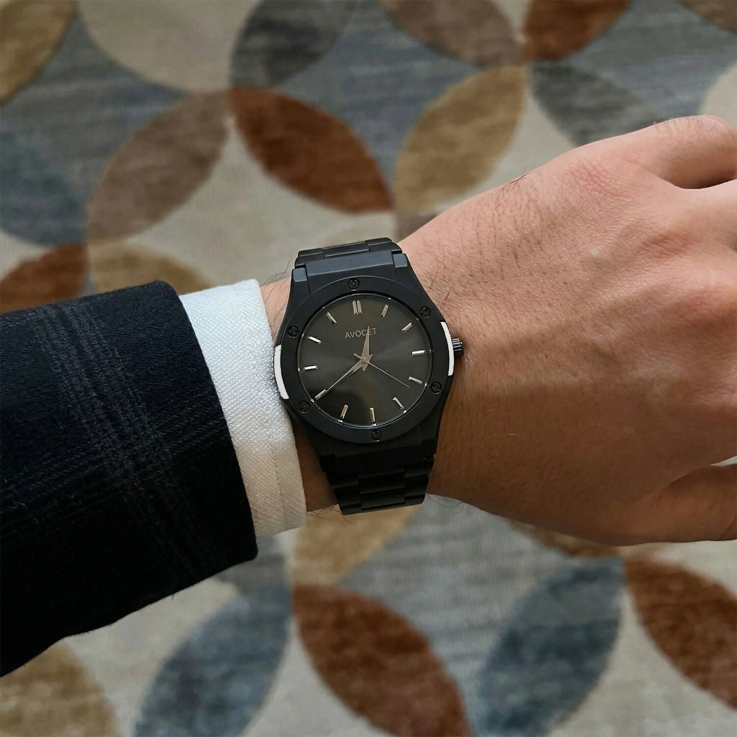 Black Analog Wrist Watch – Stylish and Durable for Everyday Wear