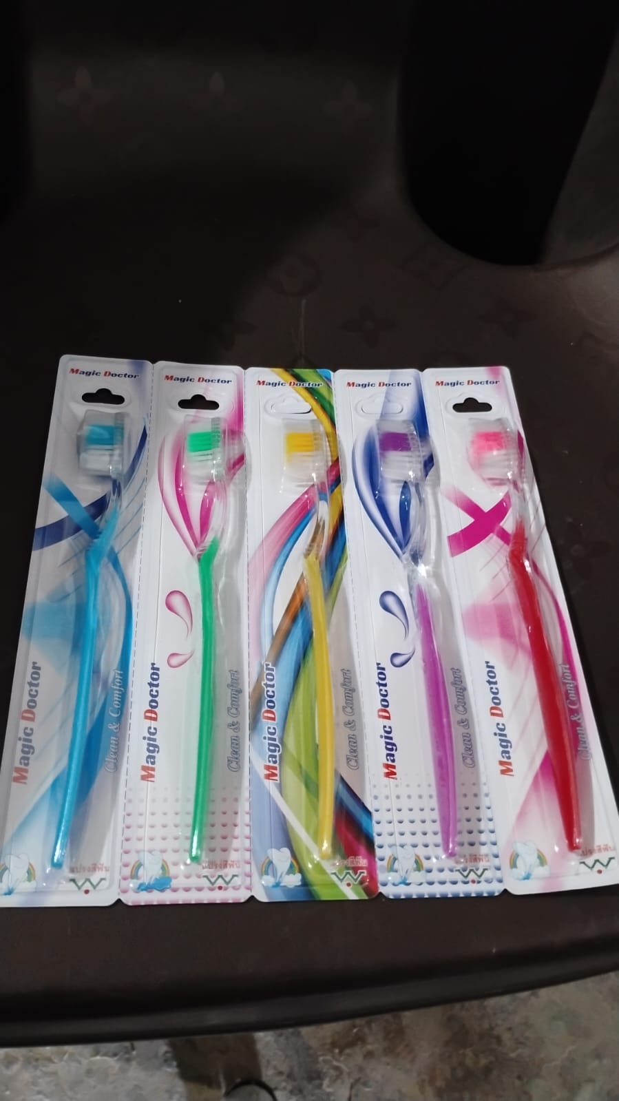 Plastic Toothbrush Soft Bristles for All Ages | MintGuard - Detail View 7