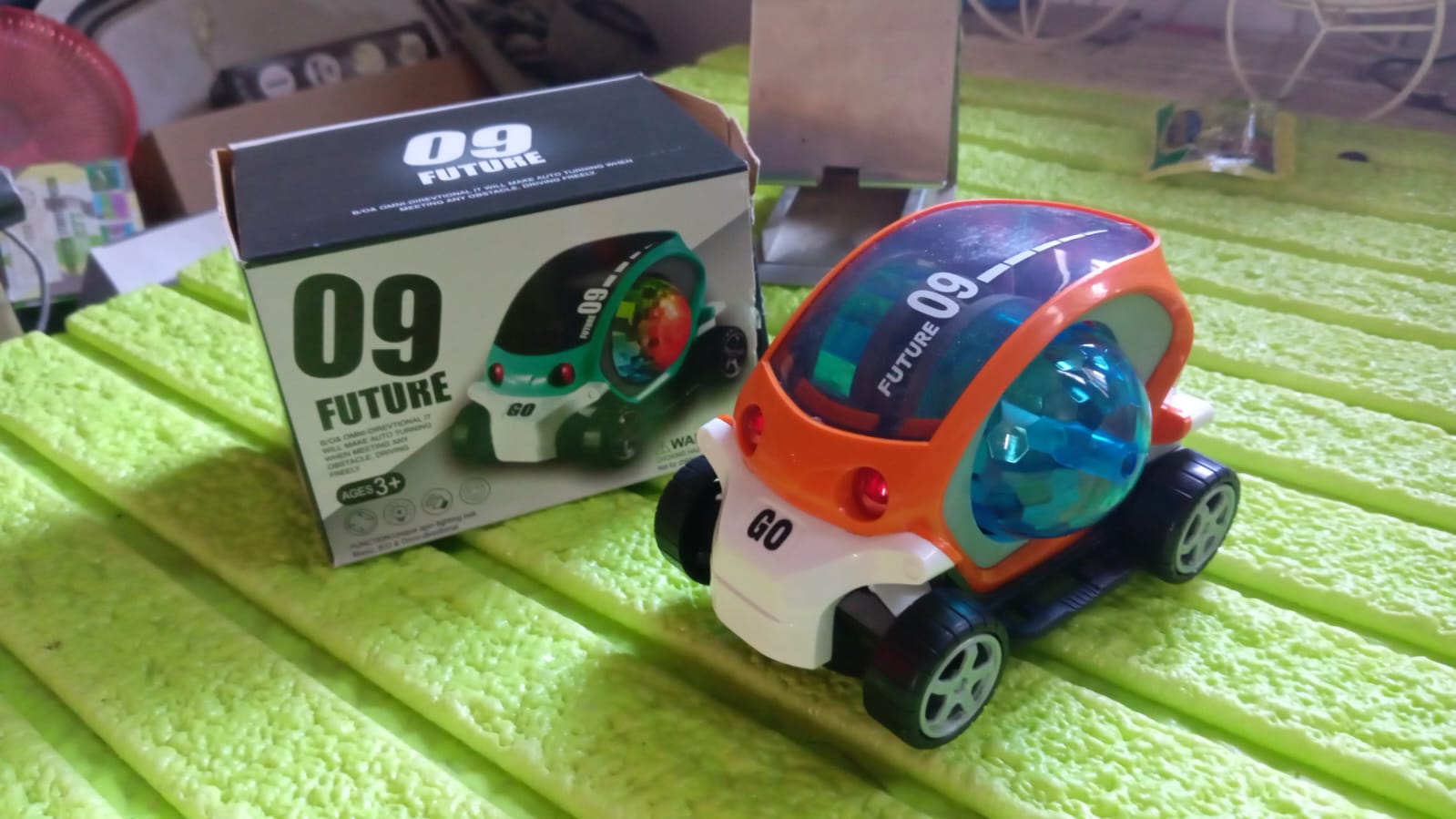 ALVENZA Rotating Stunt Car Toy – 360° Bump & Go Fun | Spark Tots