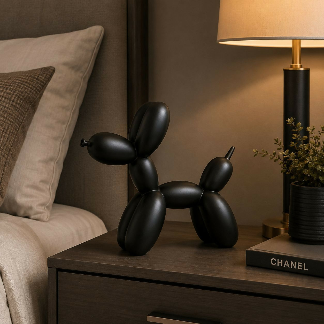 ALVENZA Modern Balloon Dog Holder – Chic Resin Decor for Home & Office