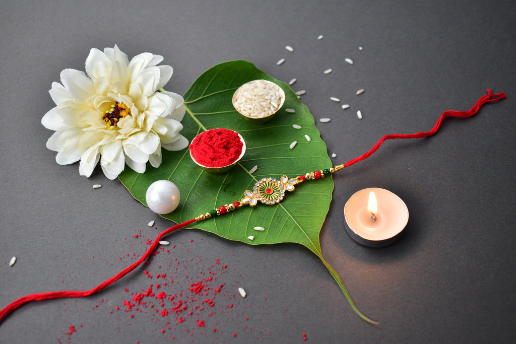 ALVENZA Traditional Floral Rakhi - Elegant Design for Brother's Raksha Bandhan
