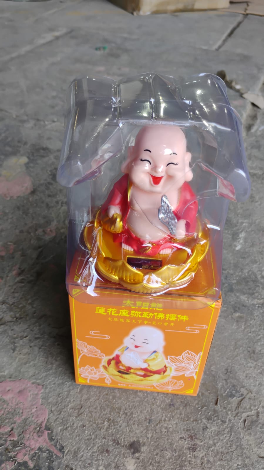 ALVENZA Solar Buddha Car Ornament – Nodding Dashboard Decor | Velvet Wheels